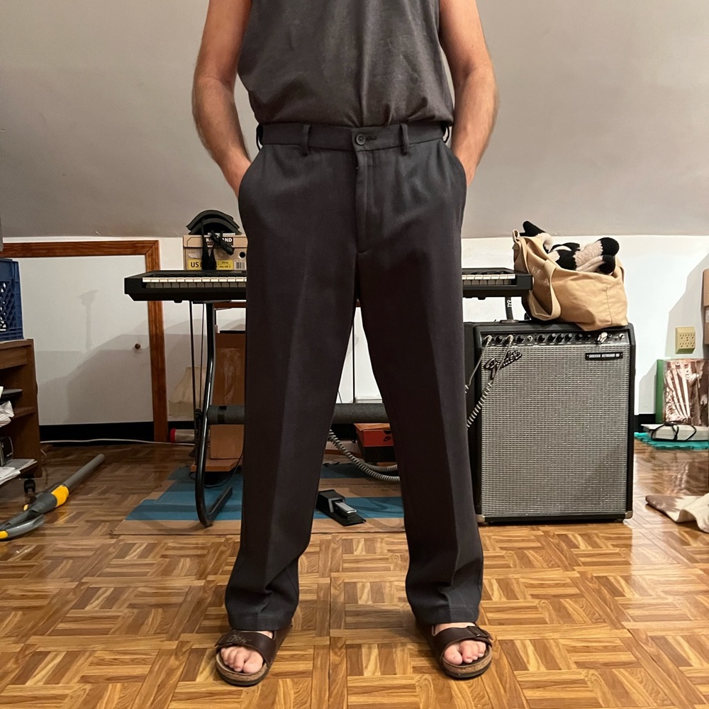 Brand new men’s dress up formal pants size 34’ brand Haggar classic fit